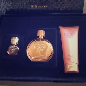 🎁NWT Estée Lauder Sensuous Nude Gift Set🎁